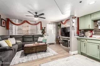 Photo #2: 6896298 Listing 