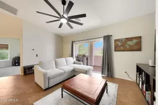 Photo #5: 6896425 Listing