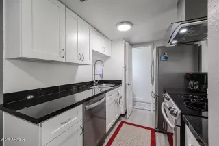 Photo #6: 6896479 Listing 