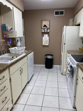 Photo #3: 6896524 Listing 