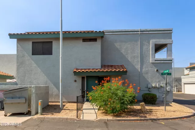 MLS: 6896536 Condo For Sale