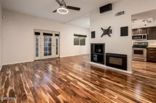 Photo #2: 6896536 Listing