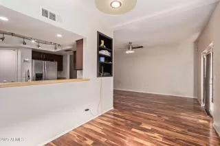 Photo #4: 6896536 Listing