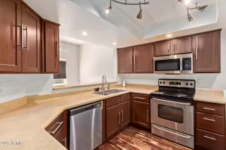 Photo #5: 6896536 Listing