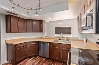 Photo #6: 6896536 Listing