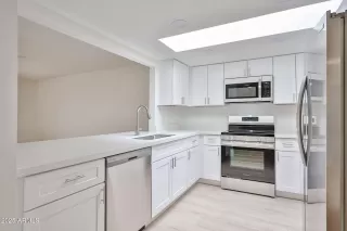 Photo #1: 6896586 Listing 