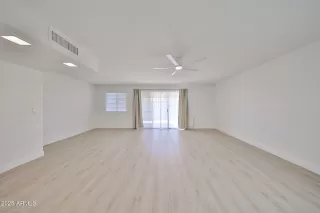 Photo #5: 6896586 Listing 