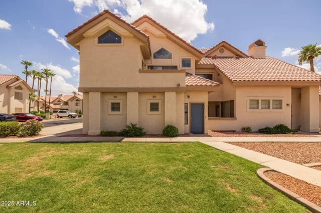 MLS: 6896661 Condo For Sale