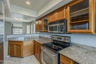 Photo #2: 6896683 Listing 