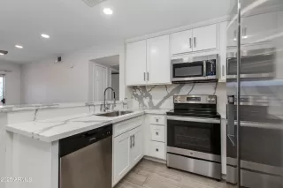More Details about MLS # 6896689 : 1720 E THUNDERBIRD ROAD#1056