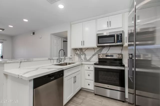 MLS: 6896689 Condo For Sale