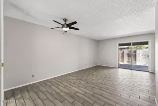 Photo #4: 6896810 Listing