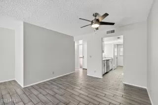 Photo #5: 6896810 Listing