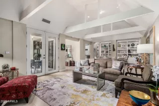 Photo #4: 6896812 Listing