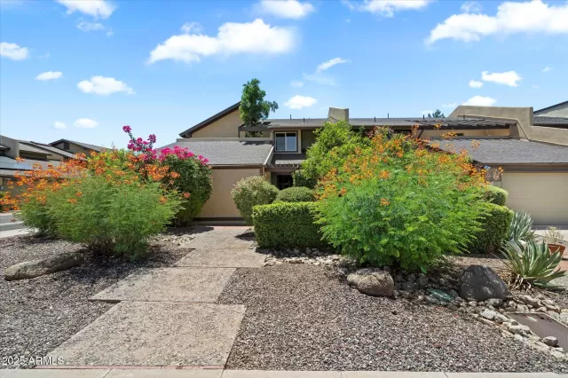 MLS: 6897058 Condo For Sale