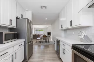 Photo #5: 6897078 Listing