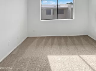 Photo #4: 6897127 Listing