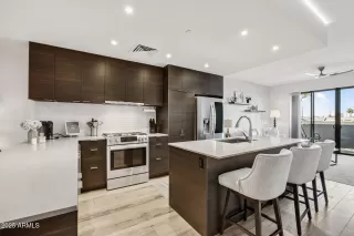 Photo #1: 6897128 Listing