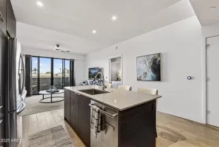 Photo #4: 6897128 Listing