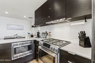 Photo #5: 6897128 Listing