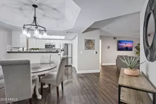 Photo #2: 6897133 Listing 