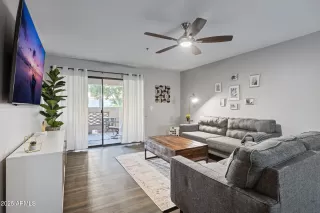 Photo #6: 6897133 Listing 