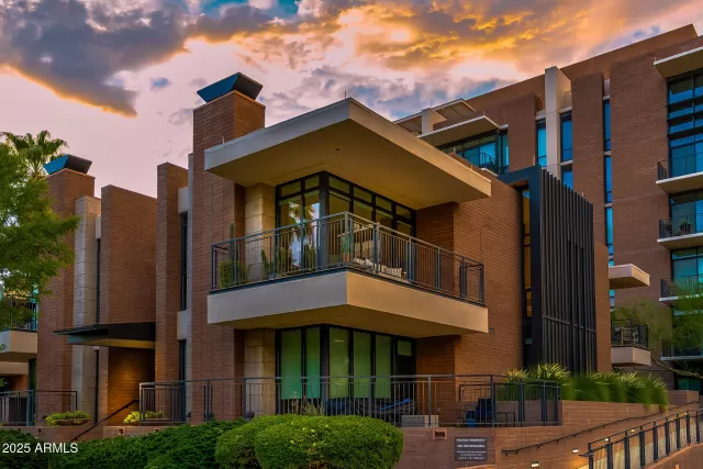 MLS: 6897161 Condo For Sale