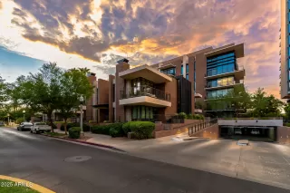 Photo #2: 6897161 Listing