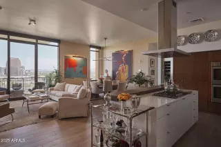 Photo #1: 6897189 Listing