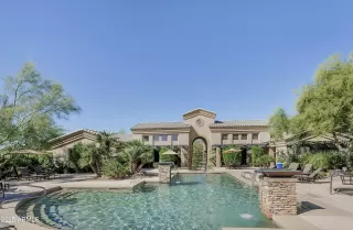 Photo #3: 6897205 Listing