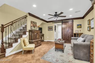 Photo #3: 6897207 Listing 