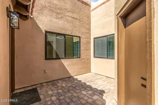 Photo #6: 6897220 Listing