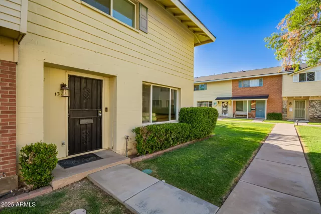 MLS: 6897254 Condo For Sale