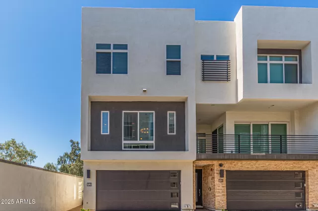 MLS: 6897359 Condo For Sale