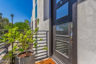 Photo #3: 6897359 Listing