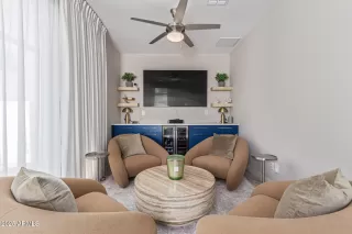 Photo #5: 6897359 Listing