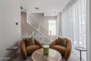 Photo #6: 6897359 Listing