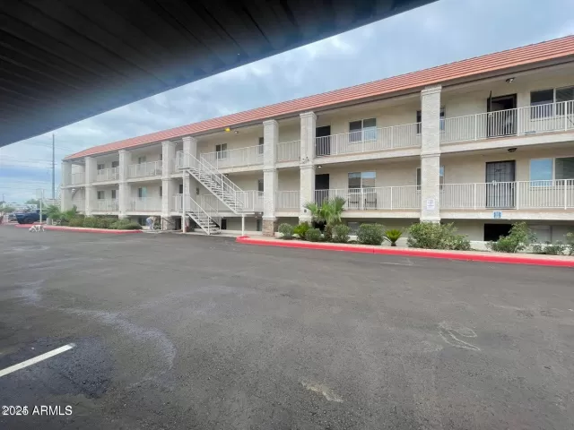 MLS: 6897374 Condo For Sale