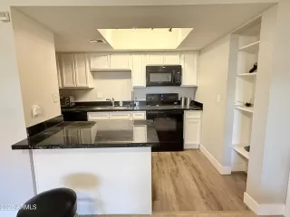 Photo #1: 6897374 Listing 