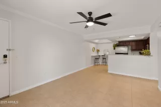Photo #5: 6897377 Listing