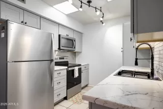 Photo #2: 6897430 Listing