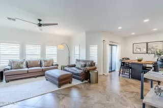 Photo #4: 6897455 Listing