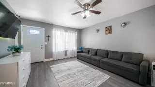 Photo #4: 6897512 Listing