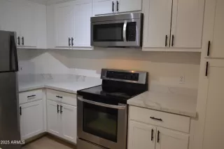 Photo #3: 6897561 Listing