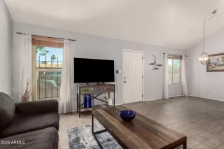 Photo #5: 6897564 Listing