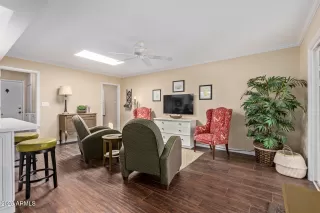 Photo #4: 6897645 Listing