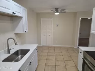 Photo #4: 6897693 Listing