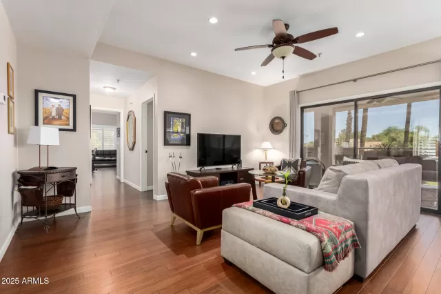 MLS: 6897739 Condo For Sale