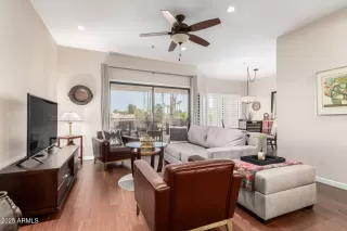 Photo #2: 6897739 Listing