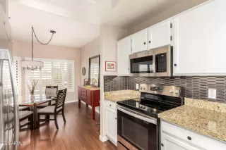 Photo #5: 6897739 Listing